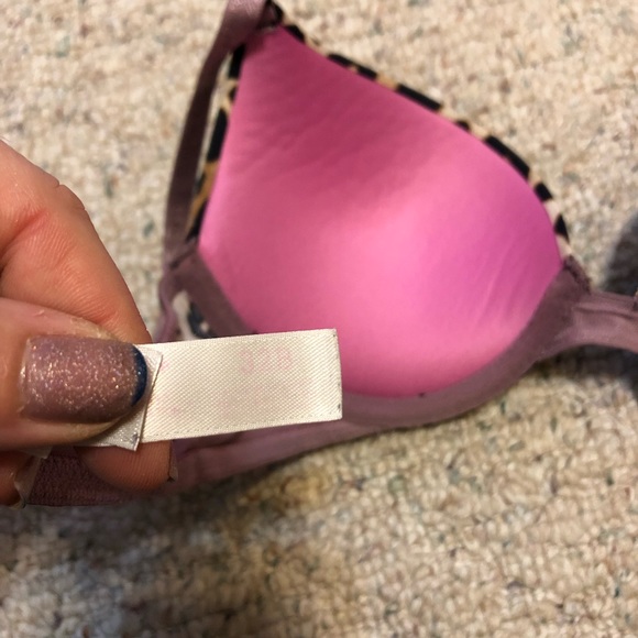 VS Bras - Picture 4 of 5